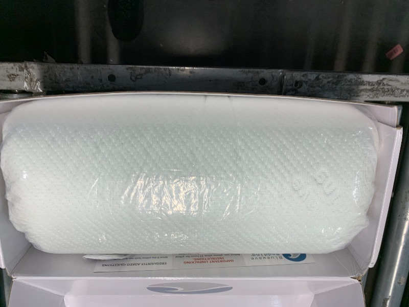 Photo 1 of ***(HEAVILY USED/ MINOR DAMAGE)***
Bluewave Bedding Super Slim Gel Memory Foam Pillow for Stomach and Back Sleepers - Thin, Flat Design for Cervical Neck Alignment and Deeper Sleep (3.25-Inches Height, King Size)