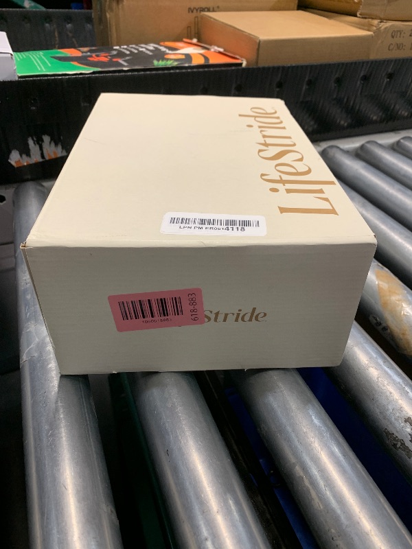 Photo 1 of ***(USED/ MINOR DAMAGE)***LifeStride Women's ROZZ Shoe, Black, 9 M US