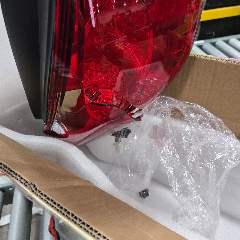 Photo 1 of **CRACKED** Boine Left Driver Side Tail Light Compatible With 2011 2012 2013 Hyundai Elantra Rear Light Brake Lamps Replaces 924013Y000 HY2804119 (Left Driver Side)