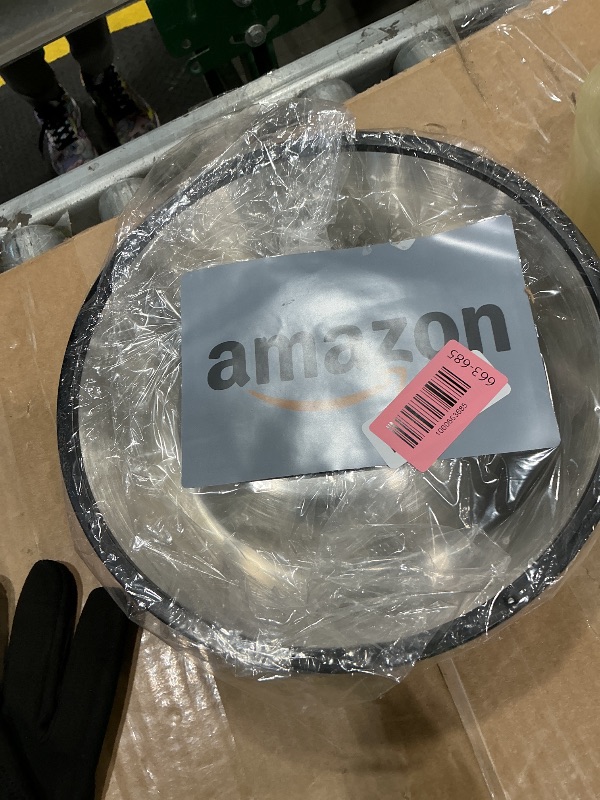 Photo 1 of *USED*
Amazon Basics Stainless Steel Non-Skid Pet Dog Water And Food Bowl, (10 x 2.8 Inches), Each Holds Up to 38oz