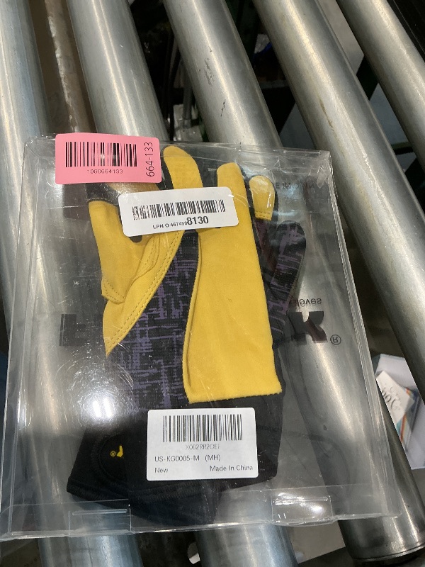 Photo 1 of *MINOR DAMAGE - USED*
FEISHDEK Kids Genuine Leather Work Gloves, Safety Gloves, Touch Screen, Reflective, Breathable Design, for Children Age 3-12 (Medium (6-8 Years Old), Black)