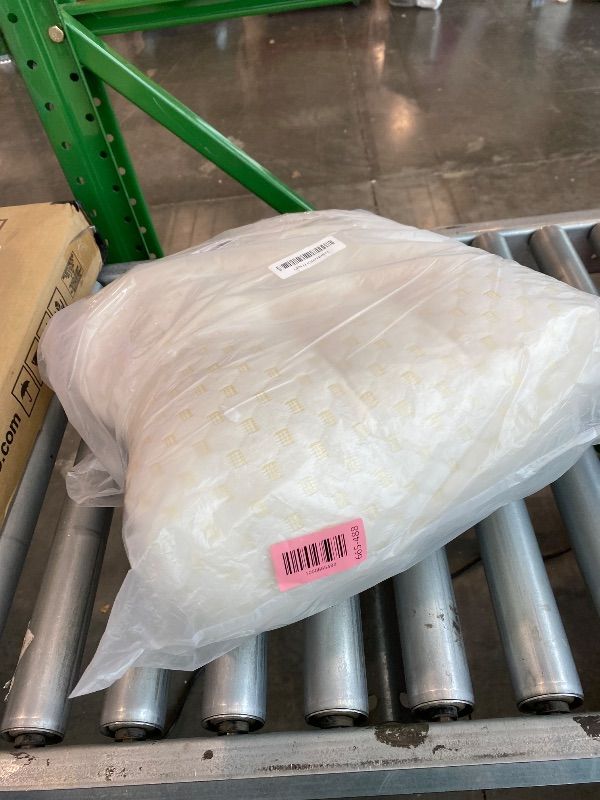 Photo 1 of *MINOR DAMAGE - USED*
Jawyem 3D SPA Massage Pillow Cervical Orthopedic Neck Pillow to Help Sleep and Protect The Pillow Neck Soybean Fiber Massage Pillow