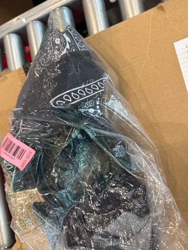 Photo 1 of **PARTIAL SET**
**VIEW CLERK COMMENTS**

Cowboy Costume Outfit for Men Women Cowboy Hat Accessories Set, Black Western Outfit with Buckle Belt, Bandanas, Sunglasses, Necktie, Mask and Bracelet, Rodeo Halloween Cosplay Party Outfit Kit (7pcs)