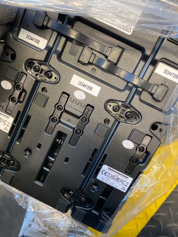 Photo 1 of *MISSING PARTS - Missing metal frame*
Thrustmaster TCA Captains Pack Airbus X Edition (XBOX Series X/S, PC) & Flying Clamp (Xbox Series X/S, PC)