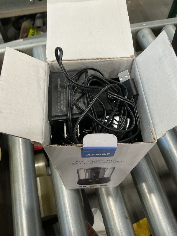 Photo 1 of *USED*
AFMAT Rechargeable Long Point Pencil Sharpener for Artist, 3 Point Options, Auto Stop, 8-25mm Super Long Tip, Electric Artist Pencil Sharpener for ?6-8.5mm Charcoal/Drawing/Sketching/Colored Pencils USB