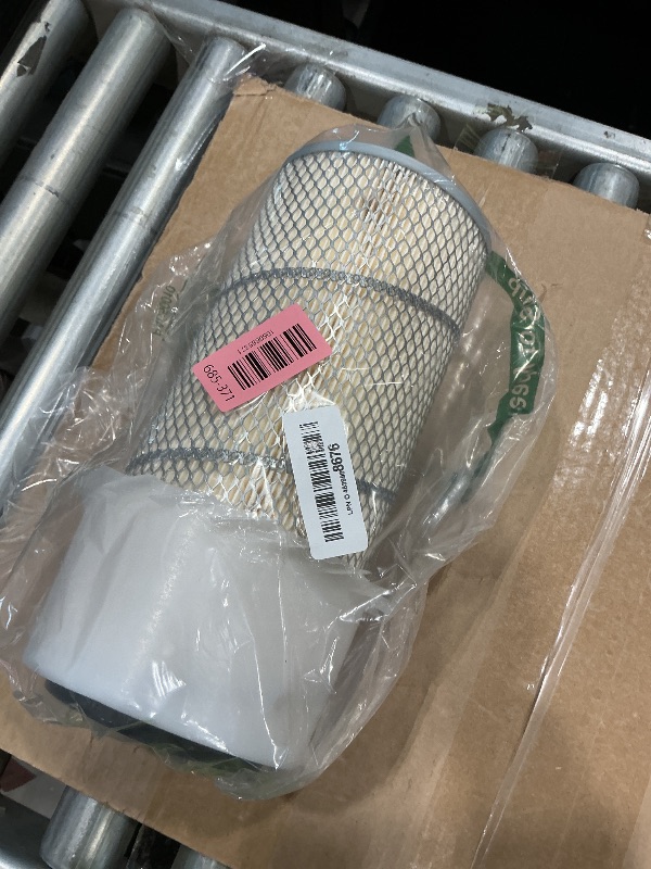 Photo 1 of ***MISSING RING*** EZROAD Outer Air Filter 70000-11081 6682497 Compatible with Kubota L285 L2850DT L2850F L3250F L3350DT L3750 L3750DT L4150DT L5450DT M4050 M4500 Compatible with Bobcat B300 BL370 BL375 Tractor Loader