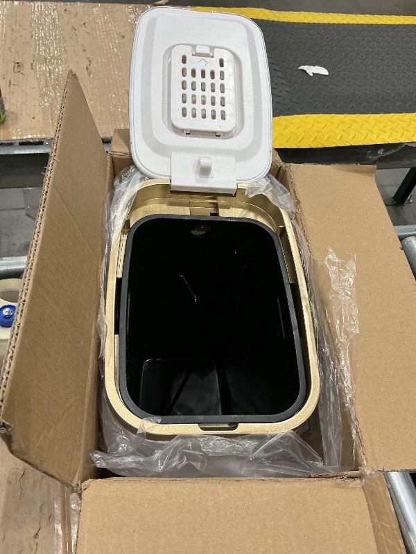 Photo 1 of *MINOR DAMAGE - USED*
CEROELDA Small Bathroom Trash Can with Lid Soft Close-5L/1.3 Gal Stainless Steel Garbage Can-Step Pedal Wastebasket Slim Trash Bin for Office, Bedroom, Toilet, Live Room-White