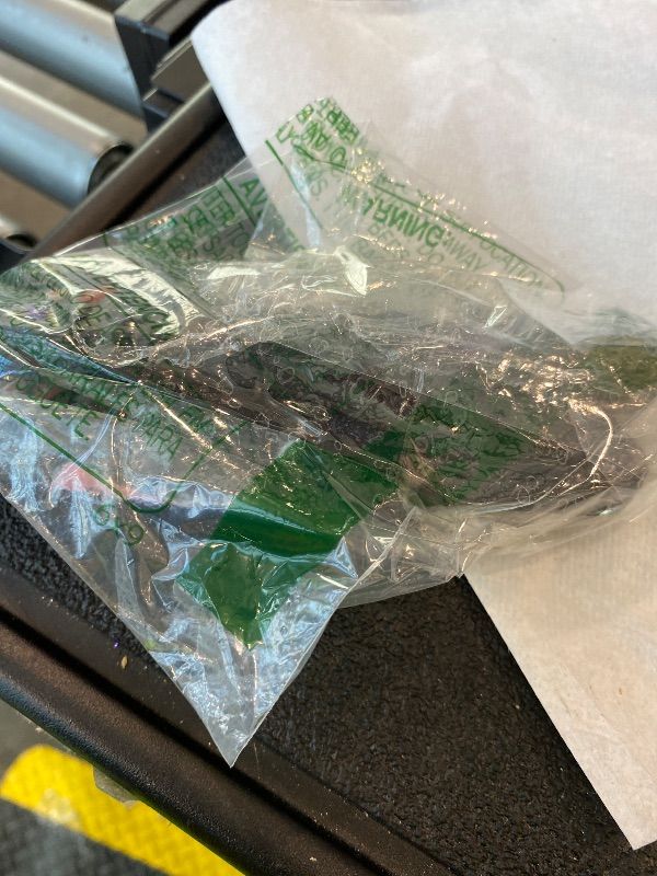 Photo 1 of [2 Packs] Universal Vizio Remote XRT260 ?No Voice ?Fit for All VIZIO Smart TV Smartcast 4K P-Series V-Series D-Series M-Series XRT136 XRT140 with Hbomax,Netflix,PrimeVideo,Plutotv,iHeartRadio,Crackle