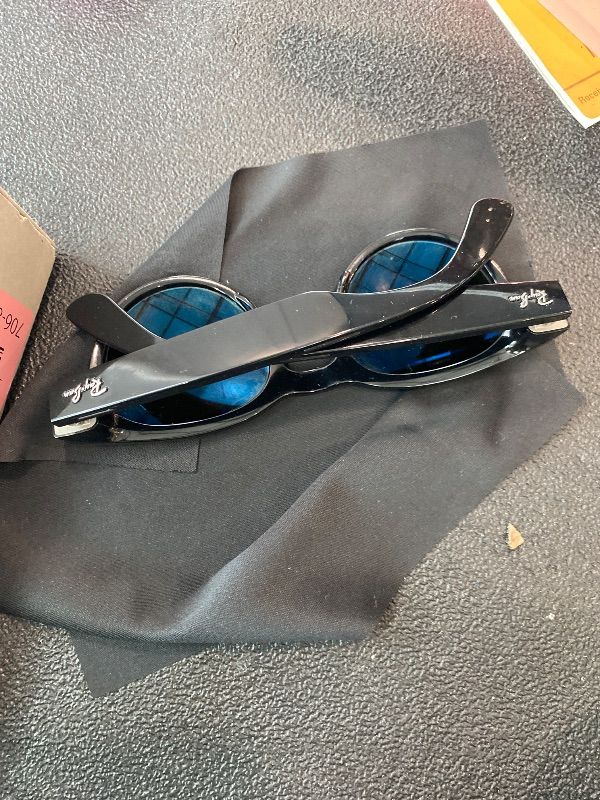 Photo 1 of **MISSING PARTS**
Ray-Ban Meta (Gen 2), Wayfarer Large, Matte Black | Smart AI Glasses for Men, Women — 2x Battery Life — 3K HD Resolution — 12 MP Ultra-Wide Camera, Audio, Video — Polarized Gradient Graphite Lenses