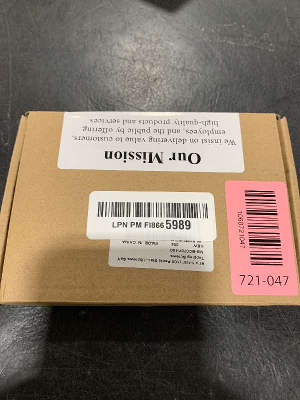 Photo 1 of #7 x 1-1/4" (100 Pack) Stainless Steel Phillips Pan Head Wood Screws, Stainless Steel 304 (18-8), Pan Head Sheet Metal Screws Self Tapping for Wood