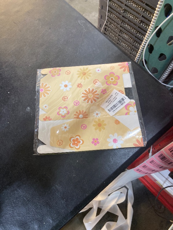 Photo 1 of 24 Pcs Daisy Flower Treat Boxes Party Supplies Hippie Daisy Flower Summer Party Favors Goodie Gift Boxes for Girls Birthday Baby Shower Wedding Party Decorations Retro Hippie Boho Treat Candy Box Home
