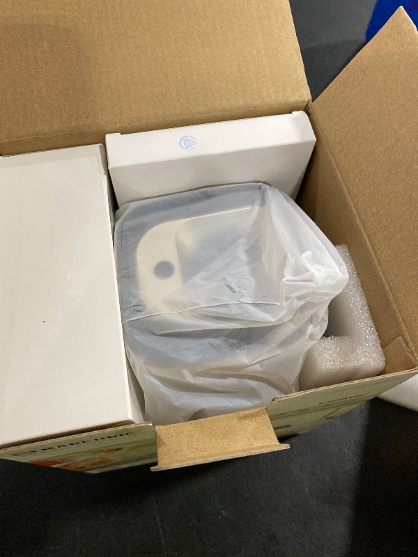 Photo 1 of ?Auto Focus and 1080P?Magcubic Mini Smart Projector with 4K Support