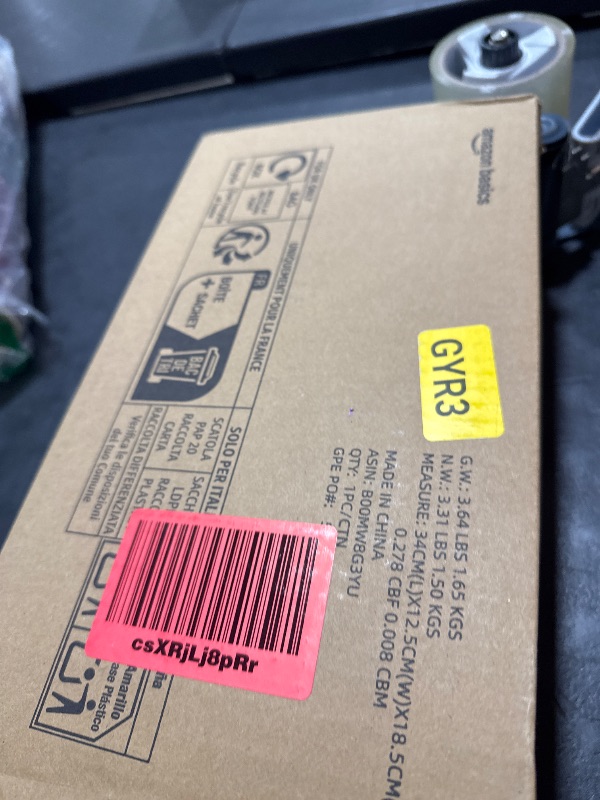 Photo 1 of Amazon Basics Dog and Puppy Pee Pads, 5-Layer Leak-Proof Super Absorbent, Quick-Dry Surface, Potty Training, Regular (22x22"), 50 Count, Blue & White