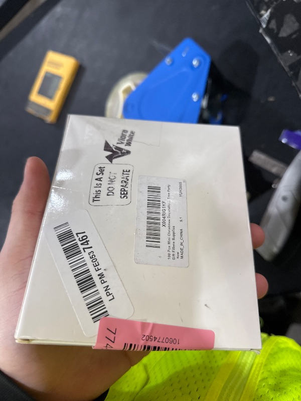 Photo 1 of 100 Pcs Mini Christmas Decorations Miniature Resin Triple Leaf Holly Berries Ornament Christmas Simulation Holly Berries Leaves DIY Tiny Craft Charms for Xmas Tree Wreath Card Gift Fillers Supplies