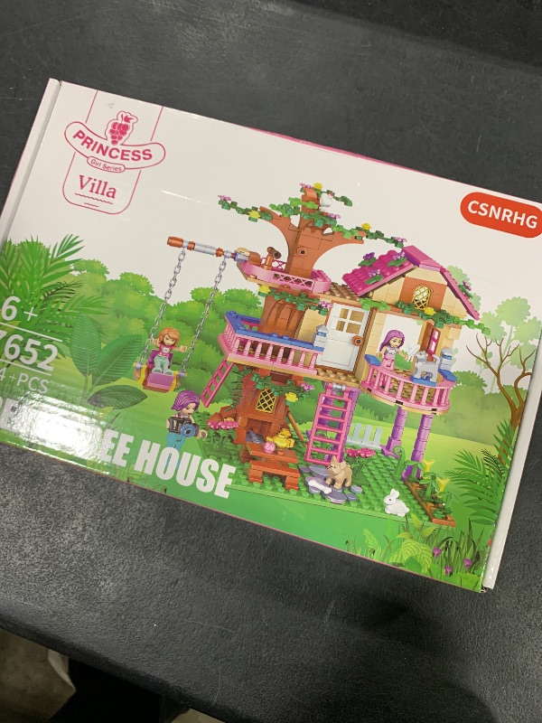Photo 1 of *INCOMPLETE** CSNRHG Dream Tree House Friends Building Set Friends Construction Educational Toy 504 Pieces Gifts for Girls Teens Kids Adults Ages 6+