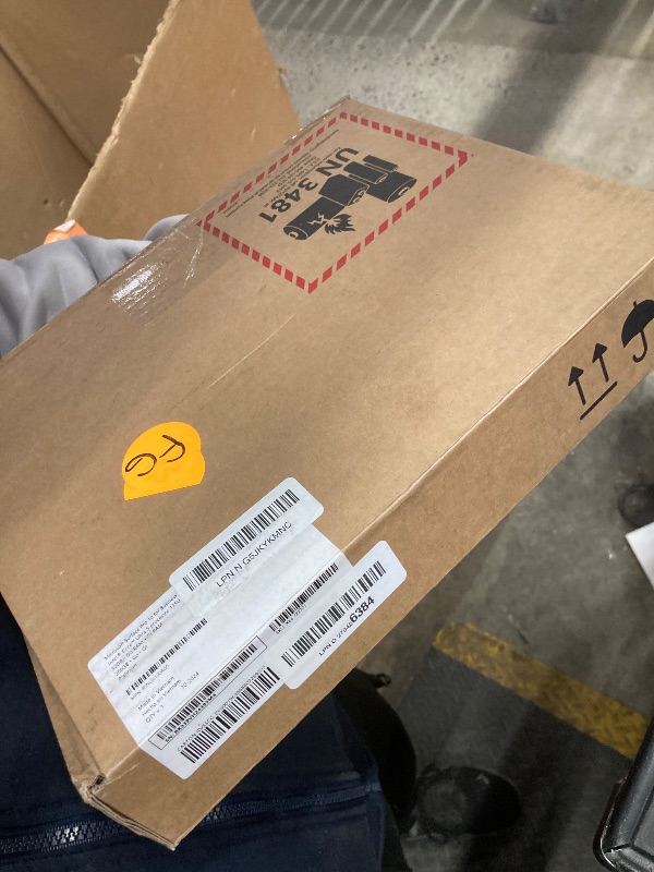 Photo 1 of **Has a problem with the screen**Microsoft Surface Pro 2-in-1 Laptop/Tablet (2024), Windows 11 Copilot+ PC, 13" Touchscreen Display, Snapdragon X Plus (10 Core), 16GB RAM, 512GB Storage, Black