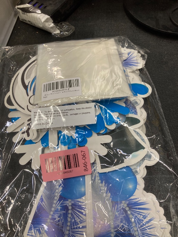 Photo 1 of 106pcs Winter Bulletin Board Decorations, Winter Wonderland Decorations Snowman Paper Cut-Outs, Christmas Bulletin Board Decorations DIY Snowman Photo Classroom Party