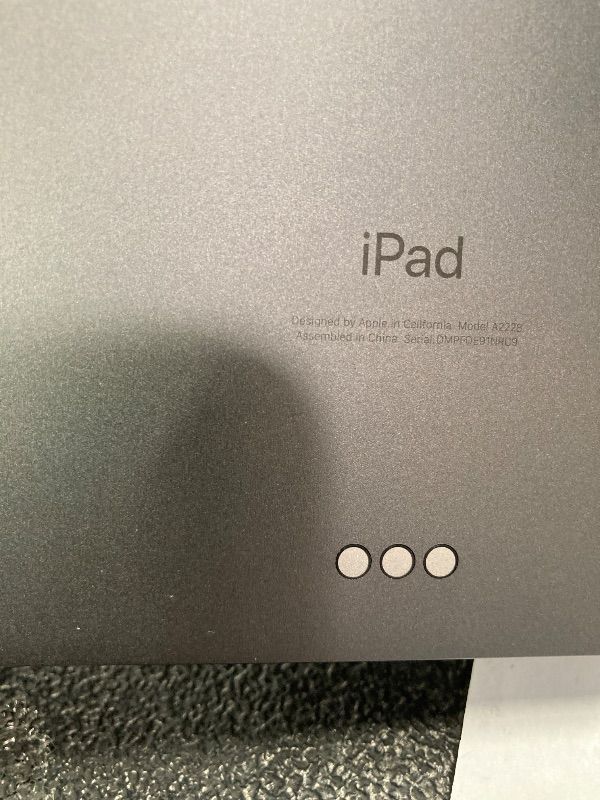 Photo 1 of **Missing Charger, used**Apple iPad Pro 11-Inch (M4): Built for Apple Intelligence, Ultra Retina XDR Display, 512GB, 12MP Front/Back Camera, LiDAR Scanner, Wi-Fi 6E, Face ID, All-Day Battery Life — Space Black