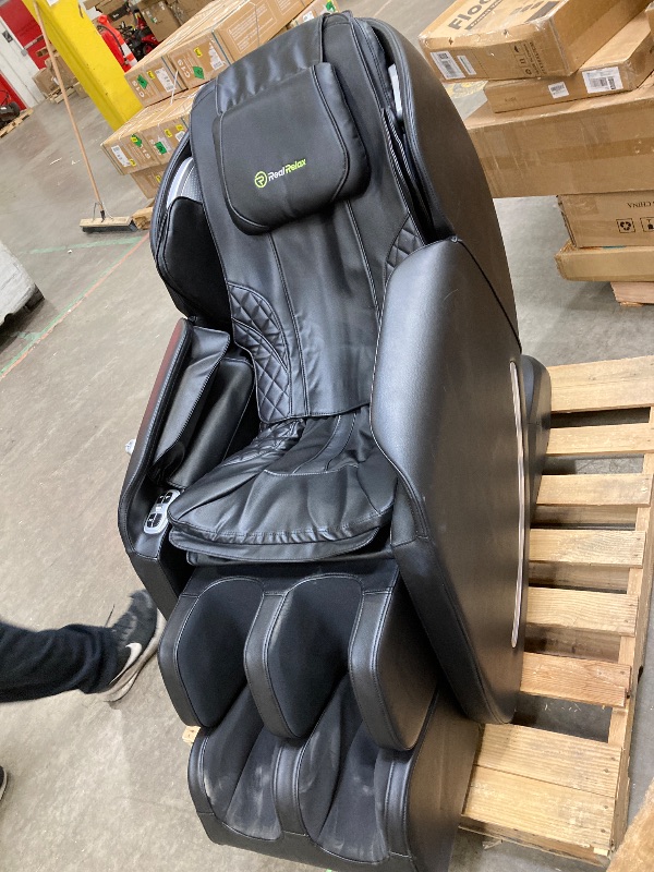 Photo 1 of **Selling for Parts Only**Real Relax 2026 Massage Chair Full Body,Zero Gravity SL-Track Shiatsu Massage Recliner with Upgraded Phone Controller and Holder,APP Control,Child Lock,Pause Button and Led Light,Favor-06,Black