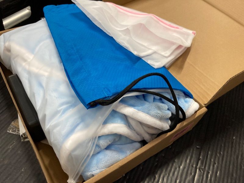 Photo 3 of 
Click to see full view
Portable Heated Blanket with 20000mAh 7.4V Power Bank, Large Size 71" × 43", 3 Heat Settings, 11 Quick Heating Zones, 1–6 Hour Timer, Includes Laundry Bag, Waist Belt, and Outdoor Backpack?Blue