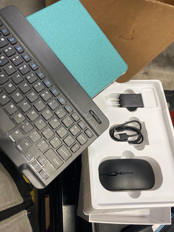 Photo 1 of 2026 10 Inch Tablet, Android 15 Tablet with Keyboard, 24GB+256GB+2TB Expand, 2-in-1 Tablets with 8-Core, 5G WiFi, 8000mAh, BT5.0, GMS, GPS, Gemini AI, Tablets PC with Mouse, Case, Stylus (Green)