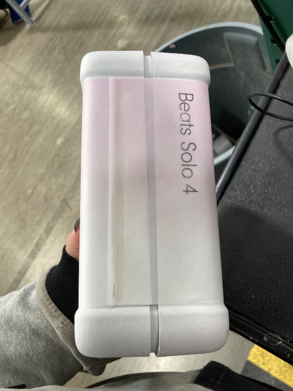 Photo 1 of *** FACTORY SEALED, NO RETURNS , NO REFUNDS IF OPENED *** Beats Solo 4 - Wireless On-Ear Bluetooth Headphones, Up to 50-Hour Battery Life, Ultra-Lightweight Comfort, Powerful and Balanced Sound, Apple & Android Compatible - Cloud Pink