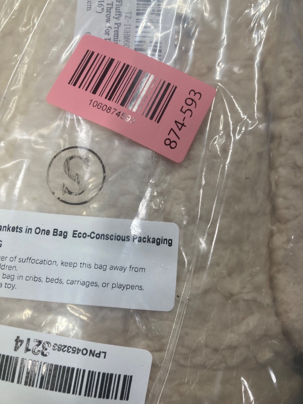 Photo 1 of 1 Pack 3 Calming Blankets Fluffy Premium Fleece Pet Blanket Soft Sherpa Throw for Dog Puppy Cat Beige Small (23" x16'')