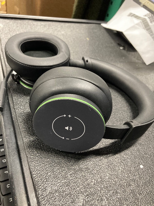 Photo 1 of ***broken to use to parts, missing charger**Xbox Wireless Gaming Headset – Over Ear Headphones – Spatial Audio with Dolby Atmos, Windows Sonic Series X|S, One, Windows PC, Mobile – Carbon Black