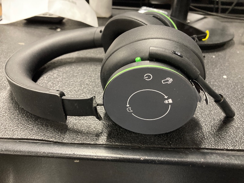 Photo 1 of ***broken to use to parts, missing charger**Xbox Wireless Gaming Headset – Over Ear Headphones – Spatial Audio with Dolby Atmos, Windows Sonic Series X|S, One, Windows PC, Mobile – Carbon Black