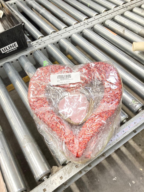 Photo 1 of 16 Pcs Valentine Day Tree Decorations Heart Tree Ornaments Large Glitter Heart Hanging Ornament Hearts Wood Board Ornaments Foam Hanging for Valentine Wedding Anniversary Wall Door Décor