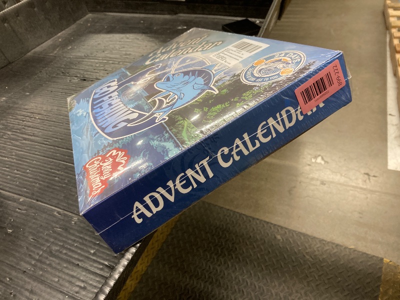 Photo 1 of *FACTORY SEALED* Einailvk Fishing Advent Calendar 2025 for Adult Men Teen Boys, 24 Days Fishing Tackle Accessories Kit Christmas Countdown Fishing Gifts with Fishing Lures for Dad Husband Boyfriend Fish Lovers