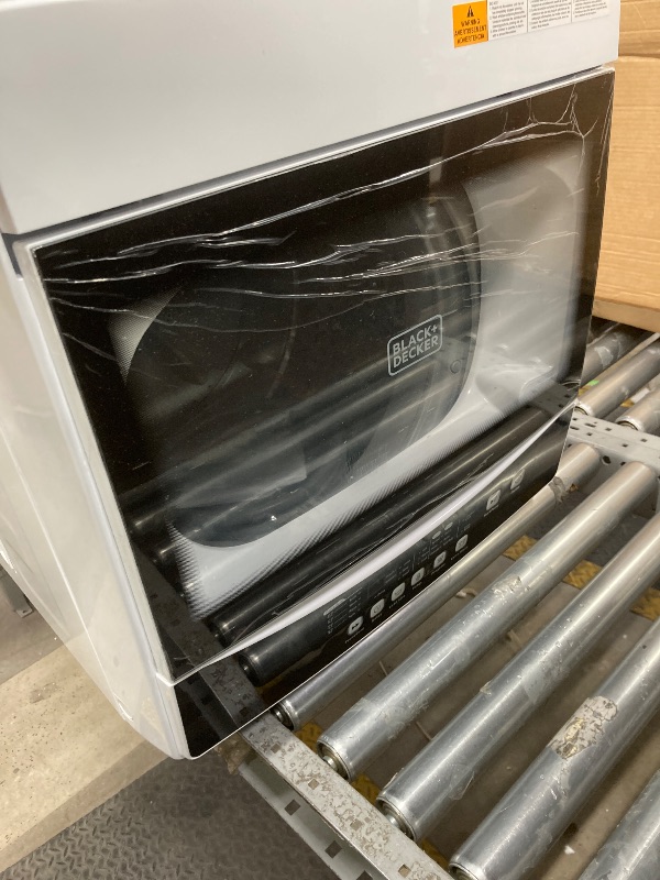 View 2 of *Crack on the back* Black and Decker 2.0 Portable Washer