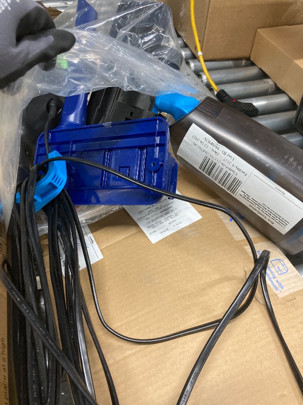 Photo 1 of *Scuffed* Black + Decker PowerSeries Flex+ 3-in-1 Stick Vacuum
