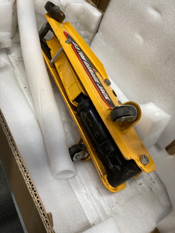 Photo 1 of *Rusted/Scratched* VEVOR 3 Ton Low Profile, Heavy-Duty Steel Racing Floor Jack with Dual Pistons Quick Lift Pump, Lifting Range 3.35"-19.69"