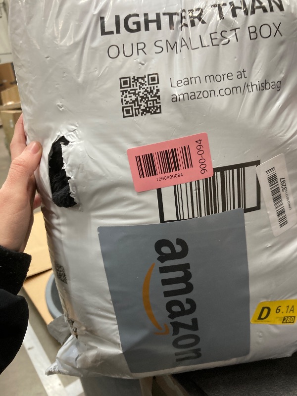 Photo 1 of ****THE BATTERY IS NOT WORKING***KFUBUO Heated Electric Wearable Blanket Throw Battery Operated Portable USB Cordless Outdoor Hoodie Sweatshirt (Heated Blanket Black)