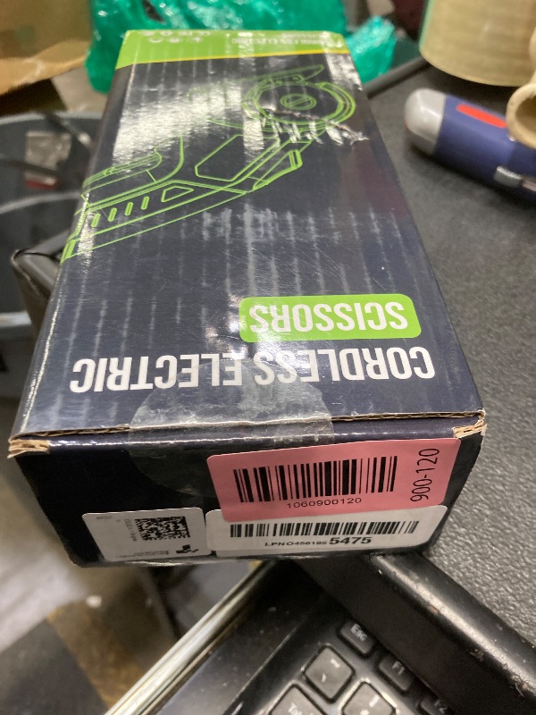 Photo 1 of 4V Rechargeable Rotary Cordless Electric Scissors ( purple ) part number?DDJD-gr0115-L119 color?purple model number?EC0601 size?Large unit count?3.0