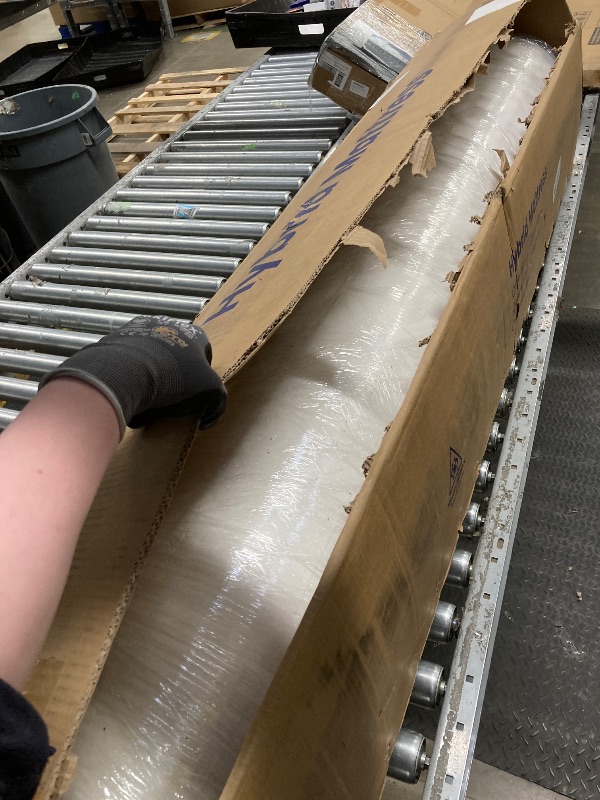 Photo 1 of *HEAVY* *FACTORY SEALED* SUAYEA Queen Size Mattress, 12 Inch Queen Mattresses in a Box, Ultimate Motion Isolation with Gel Memory Foam and Pocket Spring, Medium, Edge Support