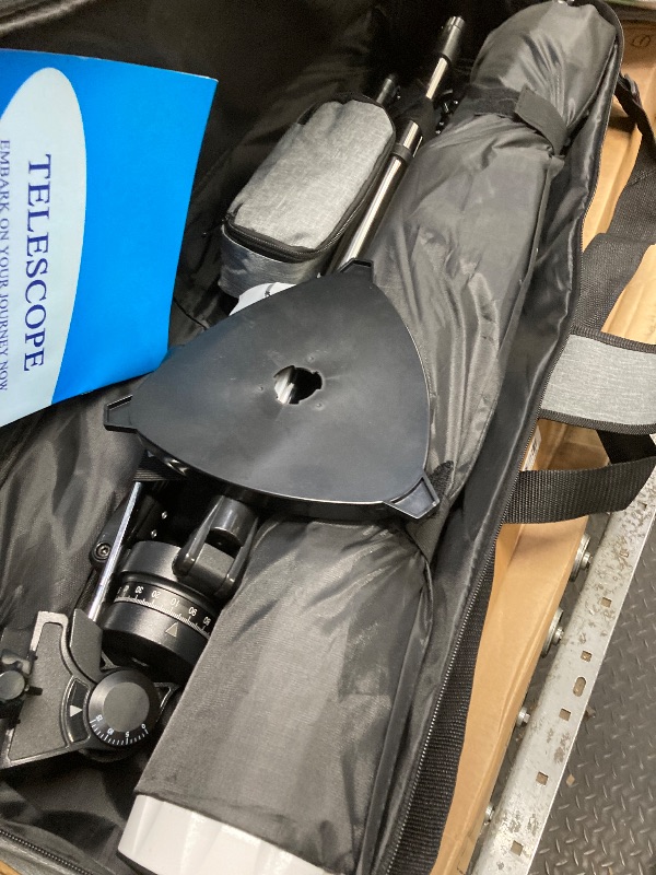Photo 1 of *Small scratches/Dirty* Telescope for Adults High Powered, 90mm Aperture 900mm Professional Refractor with 36X–270X Magnification, Fully Multi-Coated with AZ Mount Tripod & Phone Adapter & Carry Bag
