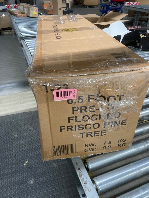 Photo 1 of *LIGHTS DO NOT WORK* * Good as tree still* Christmas Tree, 6.5ft Pre-lit Green Flocked Tree