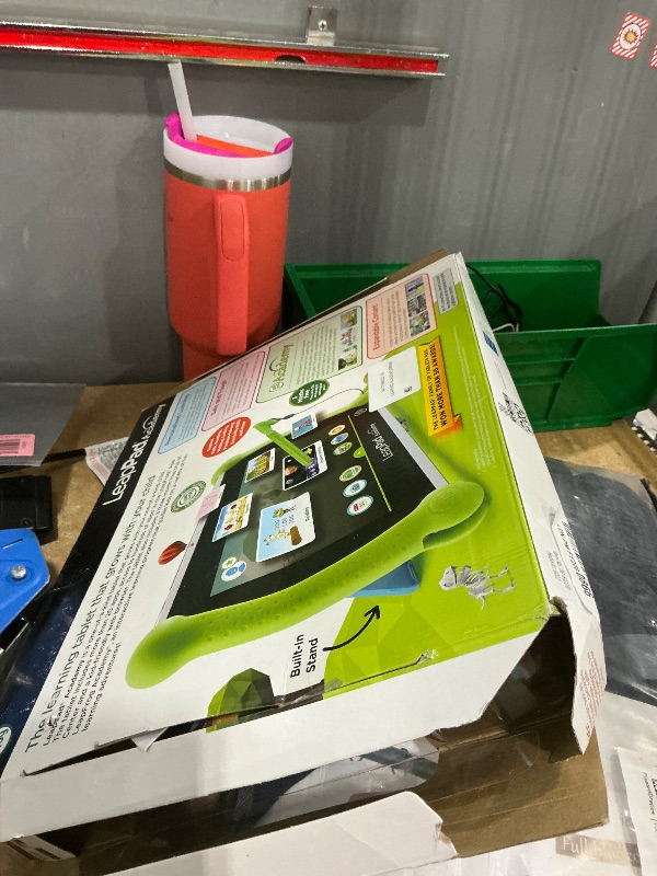 Photo 1 of ***MINOR CRACKS IN SCREEN***   LeapFrog LeapPad Academy Kids’ Learning Tablet, Green