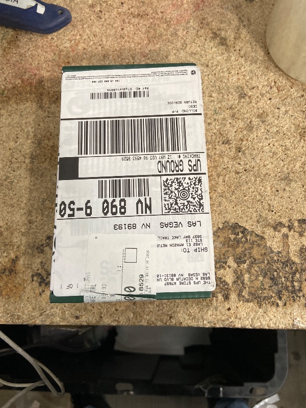 Photo 1 of 1 Piece Plastic Cake Smoother Tool Scraper with Handle Cake Icing Trowel Fondant Icing Smoother Polisher Cake Icing Smoother Cake Surface Smoother for Cakes Decorating, Purple Handle