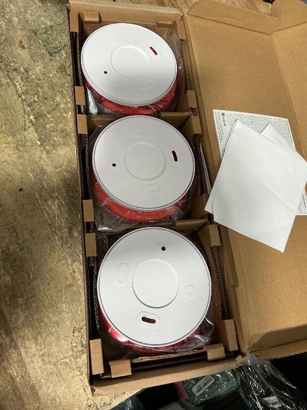 Photo 1 of ***** 20SDR detectors.*****Kidde  And Carbon Monoxide Detector, Hardwired with 10-Year Battery Backup, LED Status Lights, Interconnected, 85 dB Alarm, 5 inches, 3-Pack