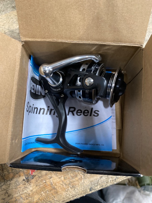 Photo 1 of ***MISSING PARTS***
PENN Battle II Spinning Inshore Fishing Reel, Size 6000 (PURIV2500), HT-100 Front Drag, Max of 25lb, 6 Sealed Stainless Steel Ball Bearing System, Built with Carbon Fiber Drag Washers, Black Silver