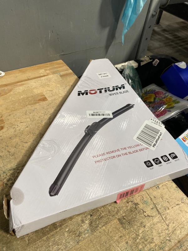 Photo 1 of 1 PC MOTIUM OEM QUALITY Premium All-Season Windshield Wiper Blades