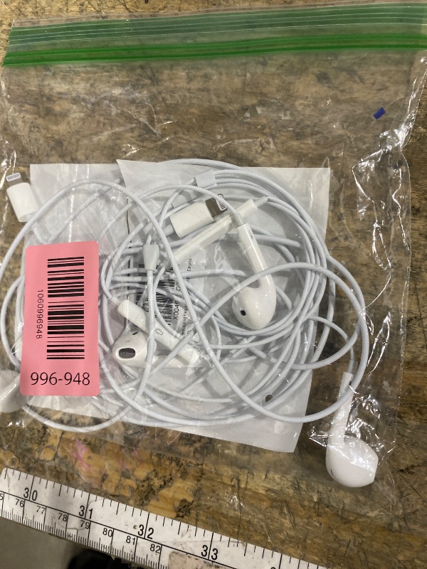 Photo 1 of 2 Pack Wired Headphones for iPhone (Lightning Connector Plug&Play) Earbuds Built-in Microphone & Volume Control,Compatible with iPhone 14/13/12/11/XR/XS/X/8/7/Pro/Pro Max?Official Certified Earphone?