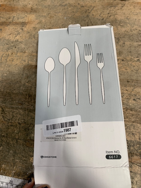 Photo 1 of (used) Silverware Set, 40-Piece Flatware Set Cutlery Set Premium 18/10 Stainless Steel, Tableware