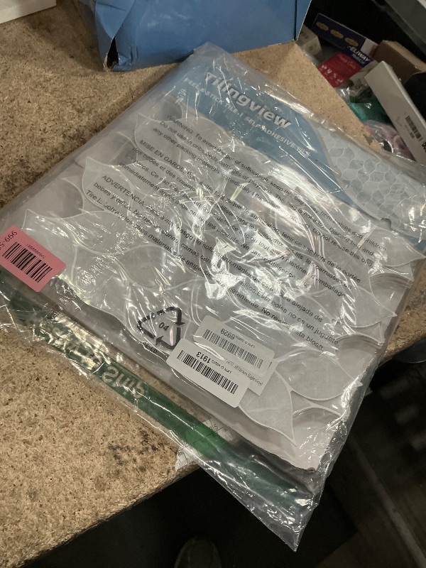 Photo 1 of ***FOAM BACKSPLASH TILES *** Tilingview 10 Pcs Leaf Design Peel and Stick for Kitchen Backsplash, Premium Self-Adhesive Tiles Wall Stickers (Light Gray)