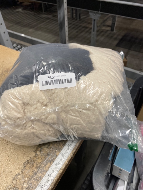 Photo 1 of 1 Pack 3 Calming Blankets Fluffy Premium Fleece Pet Blanket Soft Sherpa Throw for Dog Puppy Cat Beige/Black/Grey Large (41" x31'')