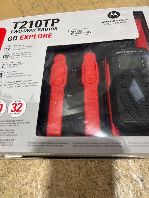 Photo 1 of ***UNKNOWN MISSING PIECES/DAMAGES*** Motorola Solutions, Portable FRS, T210TP, Talkabout, Two-Way Radios, Rechargeable, 22 Channel, 20 Mile, Black W/Red, 3 Pack