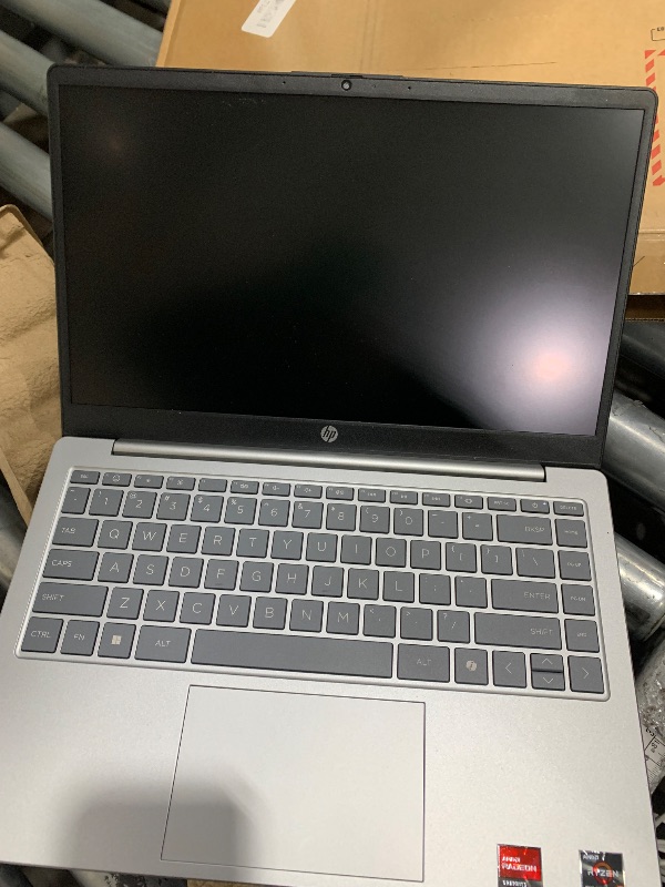 Photo 1 of ==== SEE NOTES===== HP 14 inch Laptop, HD Touchscreen Display, AMD Ryzen 5 7520U, 8 GB RAM, 512 GB SSD, AMD Radeon Graphics, Windows 11 Home, Natural Silver, 14-em0499nr